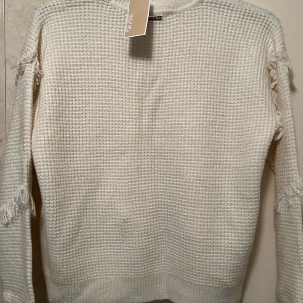 White long sleeve sweaters